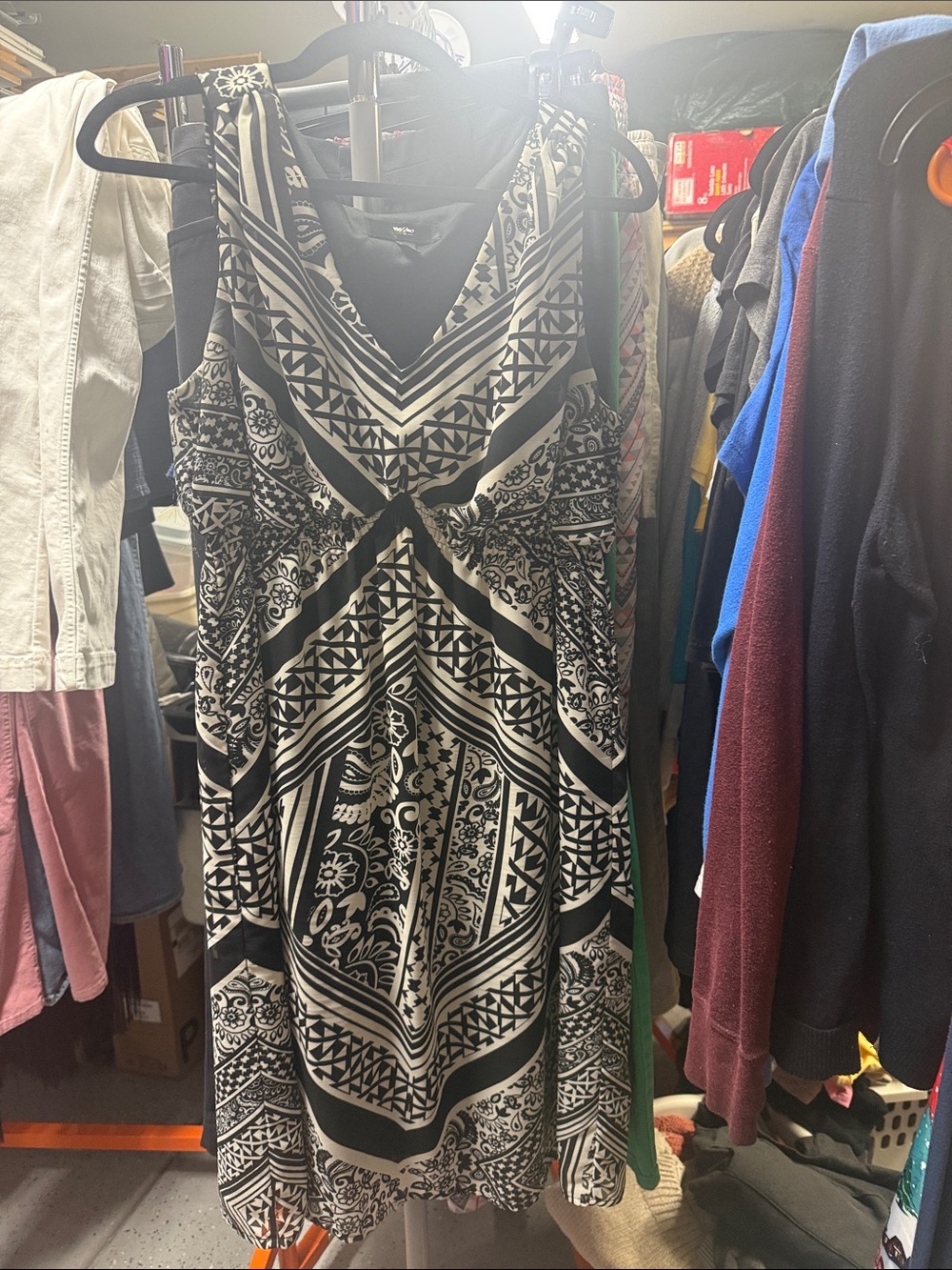 Mossimo Supply Co. Black and White V-Neck Sleeveless Patterned Dress